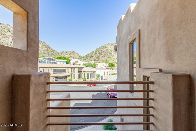 31 W BERYL Avenue, Phoenix, AZ 85021