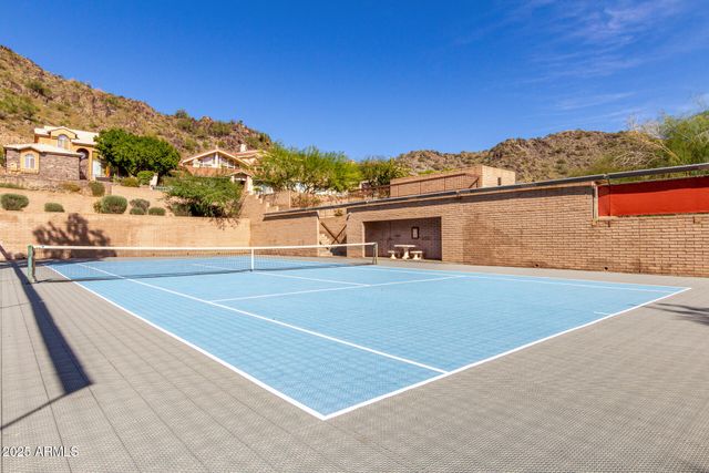 31 W BERYL Avenue, Phoenix, AZ 85021