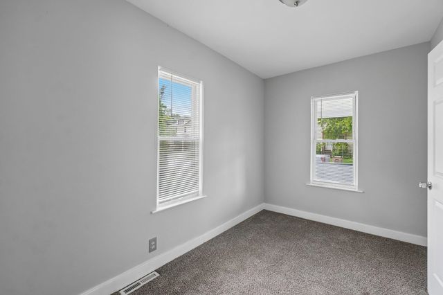 13 Myra Avenue, Pontiac, MI 48341