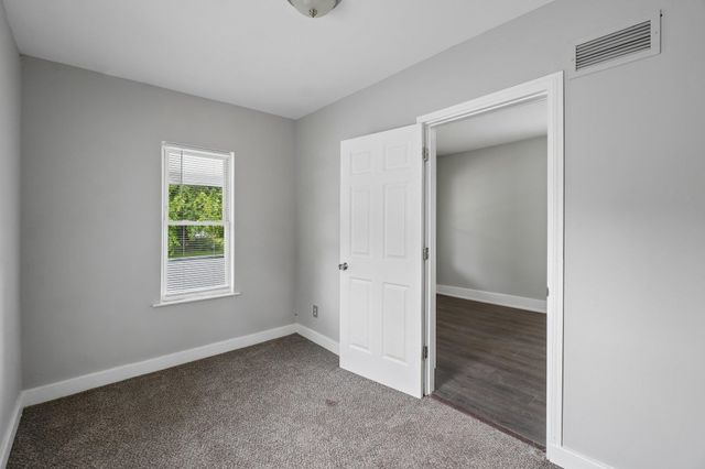 13 Myra Avenue, Pontiac, MI 48341