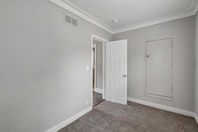 13 Myra Avenue, Pontiac, MI 48341