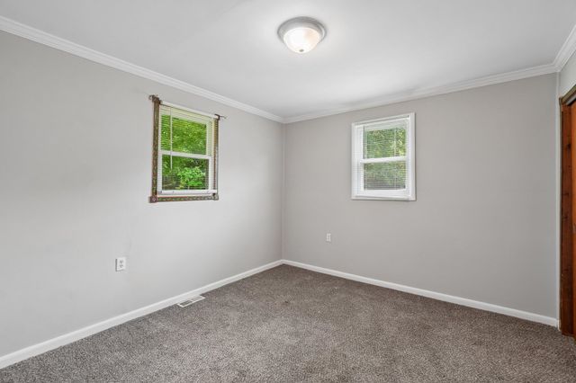 13 Myra Avenue, Pontiac, MI 48341