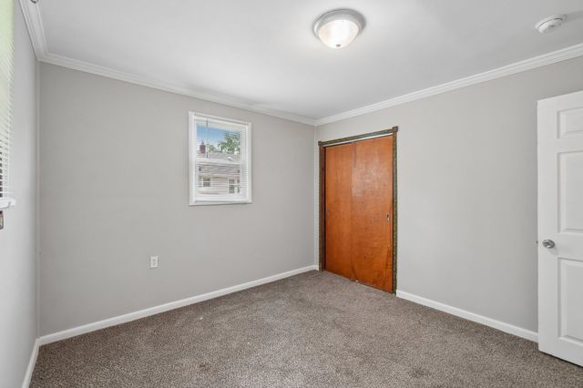 13 Myra Avenue, Pontiac, MI 48341