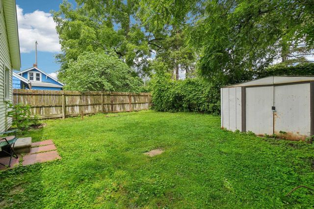 13 Myra Avenue, Pontiac, MI 48341
