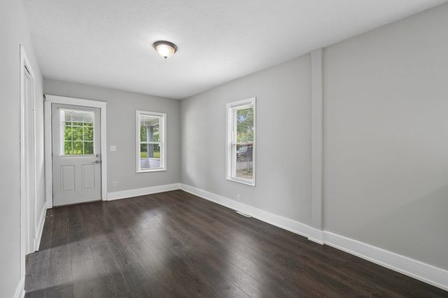 13 Myra Avenue, Pontiac, MI 48341
