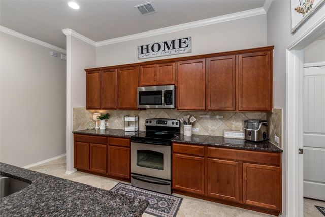 975 Crockett Drive, Lavon, TX 75166