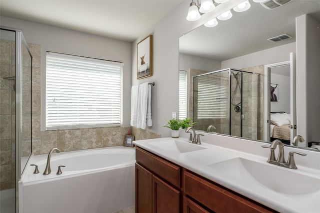 975 Crockett Drive, Lavon, TX 75166