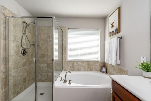 975 Crockett Drive, Lavon, TX 75166