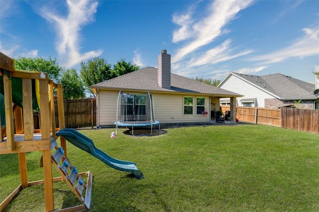 975 Crockett Drive, Lavon, TX 75166