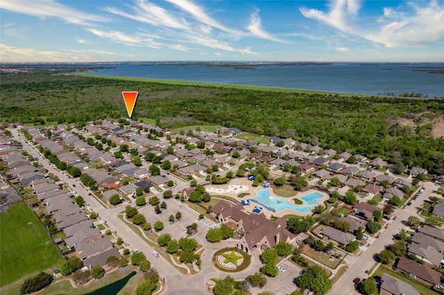 975 Crockett Drive, Lavon, TX 75166