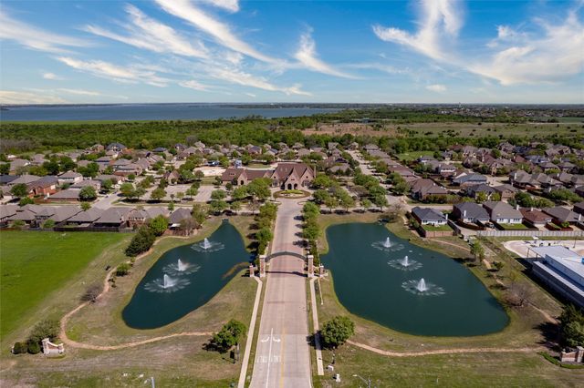 975 Crockett Drive, Lavon, TX 75166