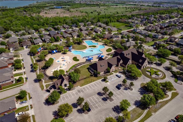 975 Crockett Drive, Lavon, TX 75166