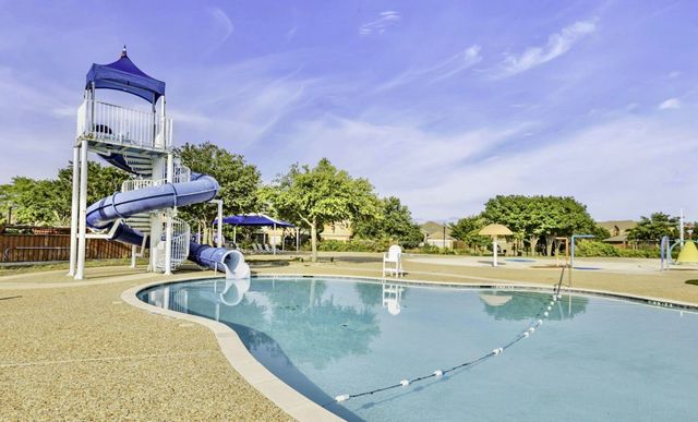 975 Crockett Drive, Lavon, TX 75166