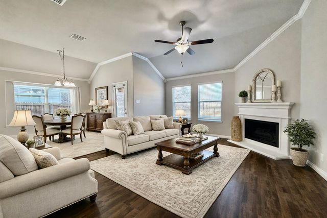 975 Crockett Drive, Lavon, TX 75166