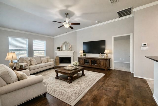 975 Crockett Drive, Lavon, TX 75166