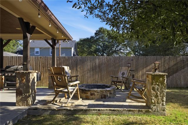 606 Maryem Street, College Station, TX 77840