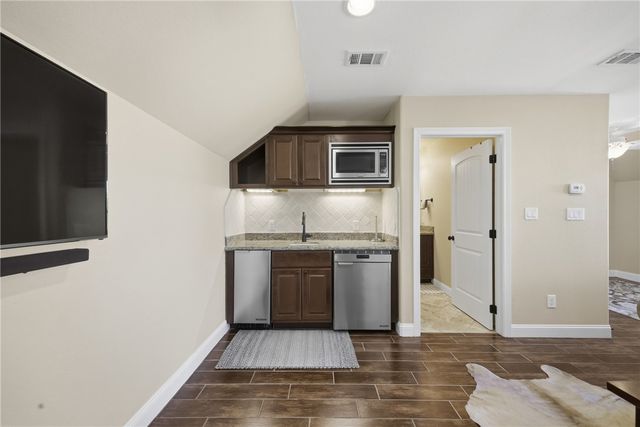 606 Maryem Street, College Station, TX 77840