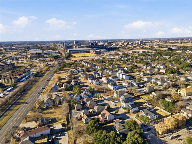 606 Maryem Street, College Station, TX 77840