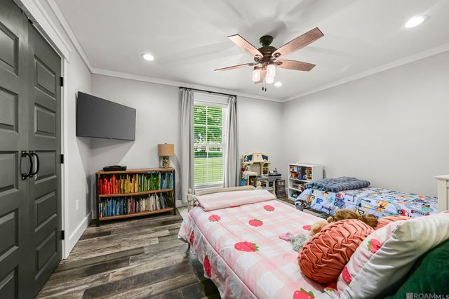 907 Colonial Dr, Port Allen, LA 70767