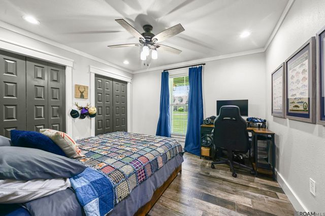 907 Colonial Dr, Port Allen, LA 70767