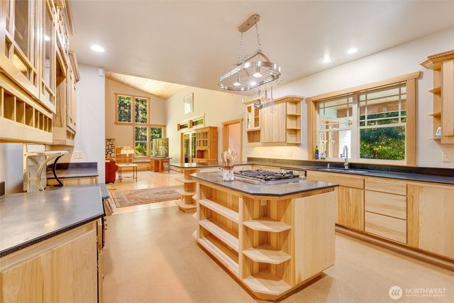 12280 State Route 903, Ronald, WA 98940