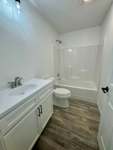 600 Garfield Street SE, Warroad, MN 56763