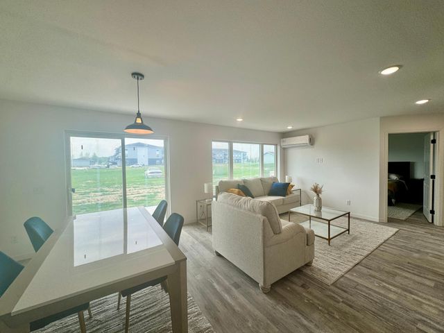 600 Garfield Street SE, Warroad, MN 56763