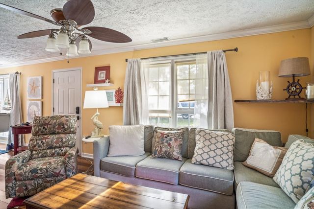 328 16th Ave. S, Surfside Beach, SC 29575