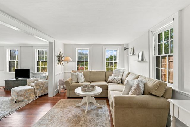 25 Concord St, Gloucester, MA 01930