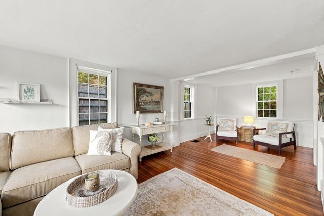 25 Concord St, Gloucester, MA 01930