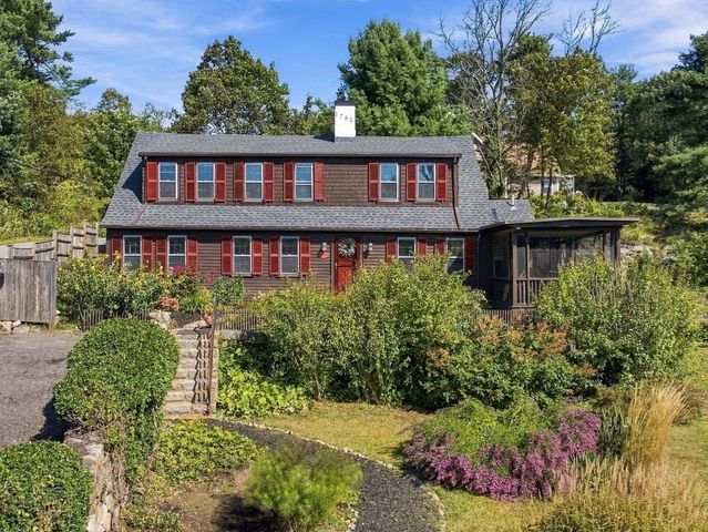 25 Concord St, Gloucester, MA 01930