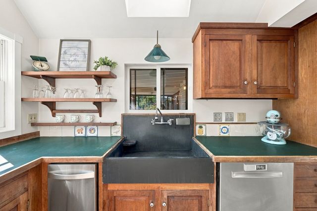 25 Concord St, Gloucester, MA 01930
