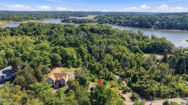 25 Concord St, Gloucester, MA 01930