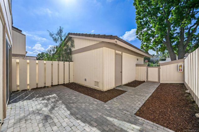 11218 Poblado Road, San Diego, CA 92127