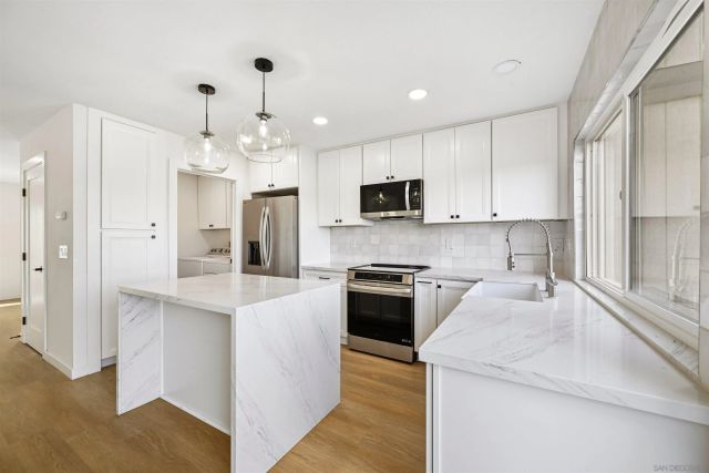 11218 Poblado Road, San Diego, CA 92127