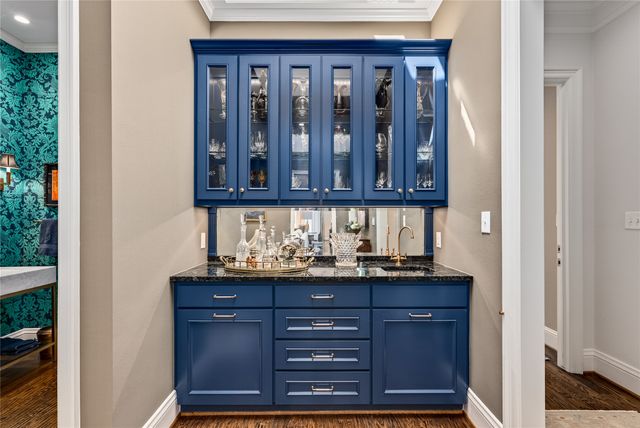 31 Stonecourt Drive, Dallas, TX 75225