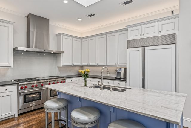 31 Stonecourt Drive, Dallas, TX 75225