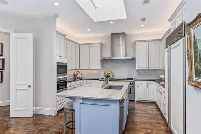 31 Stonecourt Drive, Dallas, TX 75225