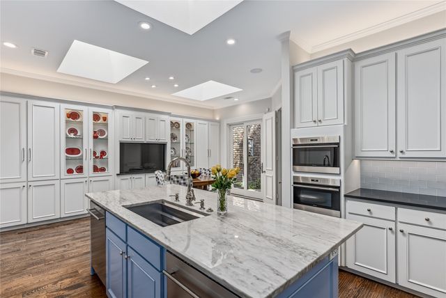 31 Stonecourt Drive, Dallas, TX 75225