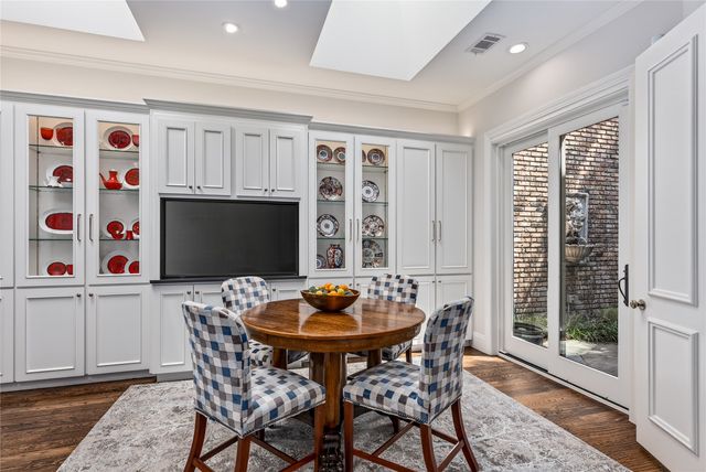 31 Stonecourt Drive, Dallas, TX 75225