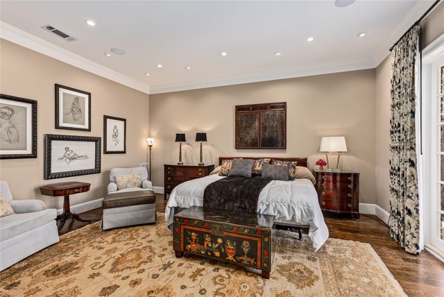 31 Stonecourt Drive, Dallas, TX 75225