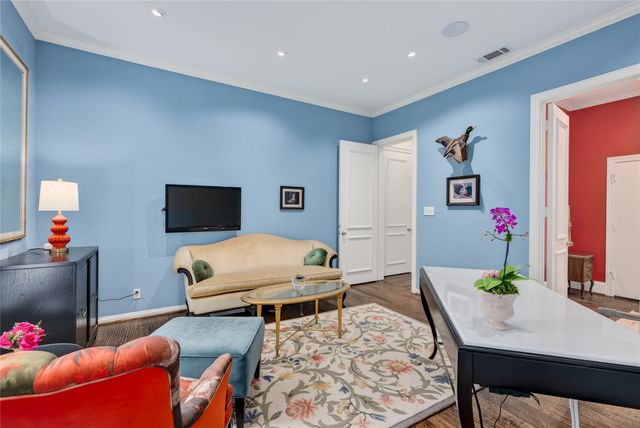 31 Stonecourt Drive, Dallas, TX 75225