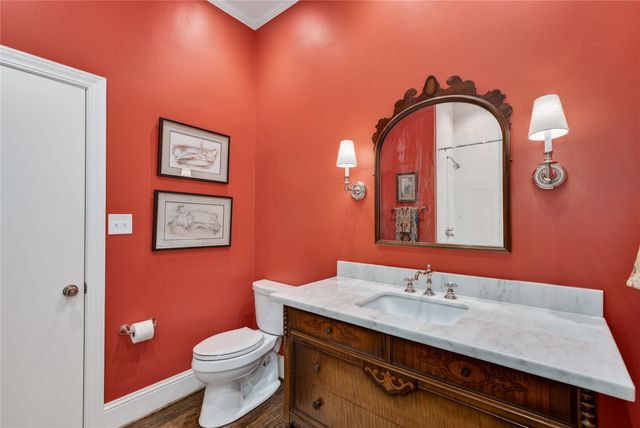 31 Stonecourt Drive, Dallas, TX 75225