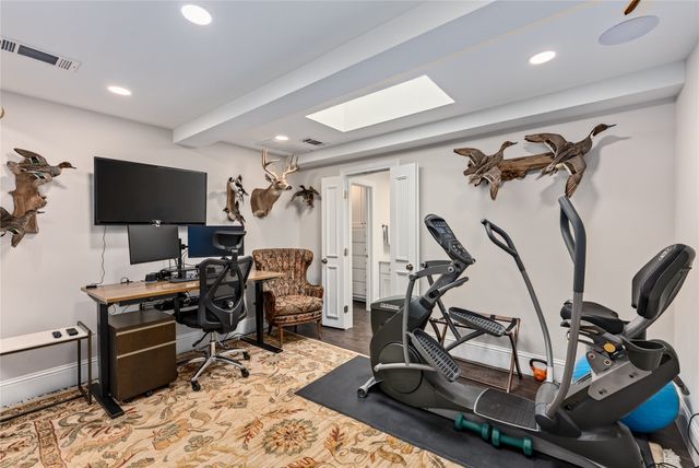 31 Stonecourt Drive, Dallas, TX 75225