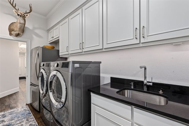 31 Stonecourt Drive, Dallas, TX 75225