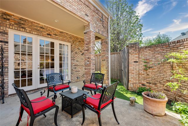 31 Stonecourt Drive, Dallas, TX 75225