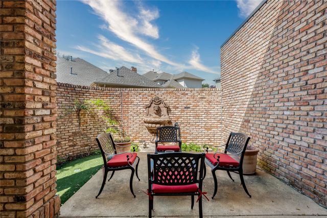 31 Stonecourt Drive, Dallas, TX 75225