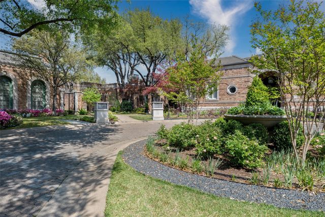 31 Stonecourt Drive, Dallas, TX 75225