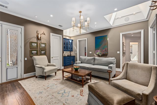 31 Stonecourt Drive, Dallas, TX 75225