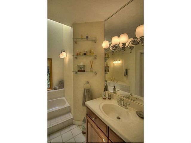 930 N Alabama Street, Indianapolis, IN 46202